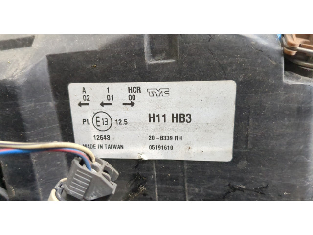 Фара передняя  Toyota Auris E15 2006-2012 правая 