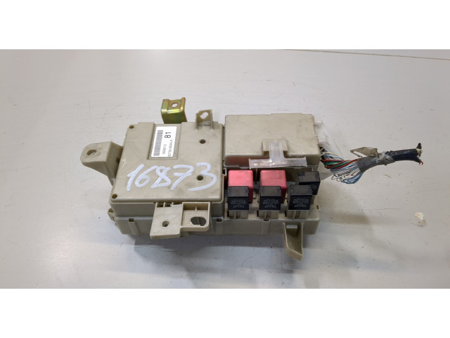 Блок предохранителей  Toyota Camry 2001-2006      8273006040   