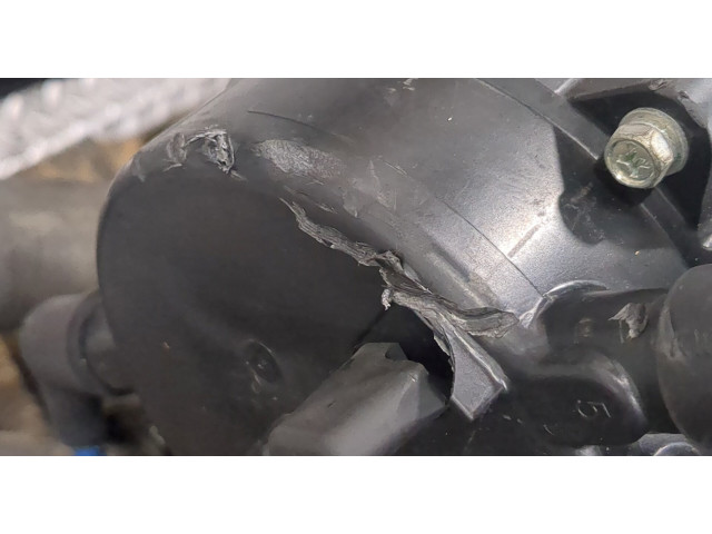 Форсунка топливная  Mazda Xedos 9         