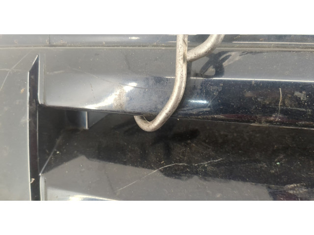 Решетка радиатора  Land Rover Discovery 3 2004-2009          DHB000274LML