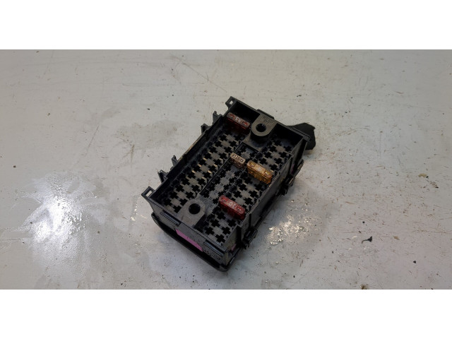 Блок предохранителей  Volkswagen Transporter 5 2003-2009      7E0937617   