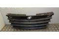 Передняя решётка Chrysler Grand Voyager IV 2001-2007 года 04857960AA      