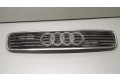 Передняя решётка Audi A4 S4 B5 8D 1994-1999 года 8D0853651A      