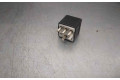   Pojistková skříňka 0015426819   Mercedes-Benz E W124 1990