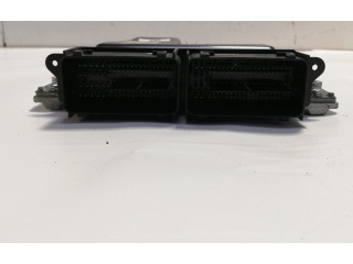 Блок управления двигателя 31452623   Volvo V40 Cross country