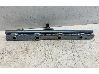 Vstřikovací lišta 8945833030   Toyota Corolla E210 E21     
