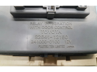 Блок предохранителей  82641-12150, 82641-12150   Toyota Corolla E110    
