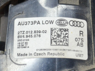 Задний фонарь правый 8V4945076, 2TZ012839    Audi A3 S3 8V   2013-2019 года