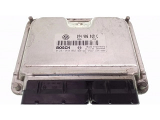 Блок управления двигателя 074906018C, 0281010082   Volkswagen Transporter - Caravelle T4