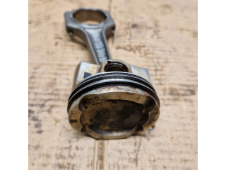  Поршень с шатуном B48D20B 7620971  BMW 4 F36 Gran coupe для бензинового двигателя 2.0