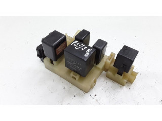 Блок предохранителей MB622327   Mitsubishi Pajero    
