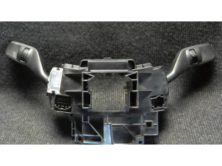 Подрулевой переключатель    Ford Focus