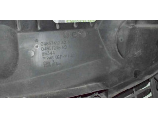 Передняя решётка Chrysler Grand Voyager IV 2001-2007 года 04857410AC      