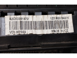Řídící jednotka 3C8937049E, 1K0907530Q   Skoda Octavia Mk2 (1Z) 2008