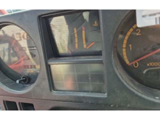 Přístrojová deska  Mitsubishi Pajero 1990   