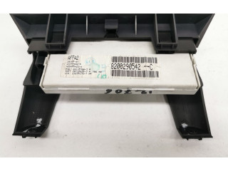 Дисплей    8200290542C   Renault Megane II