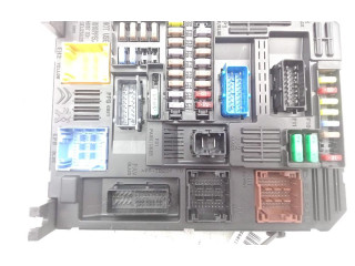 Блок предохранителей 9819851280   Citroen Jumpy    