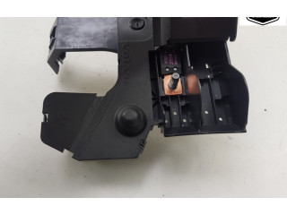   Pojistková skříňka 31473768, 31473768   Volvo V60 2021