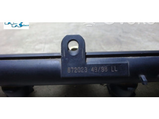 Топливная рампа 030133319l   Volkswagen Lupo  