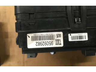   Pojistková skříňka 95092982   Chevrolet Aveo 2012