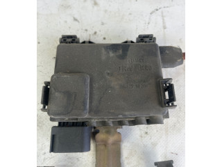 Блок предохранителей 7D0937550E   Volkswagen Transporter - Caravelle T4    