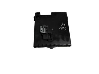   Pojistková skříňka 30728512, 28017881   Volvo S60 2006