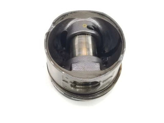 Píst 11252247502   BMW 3 E46  pro naftový motor 2.0  