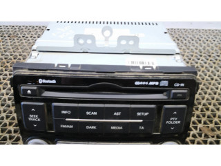Радио/ проигрыватель CD/DVD / навигация