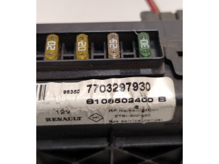 Блок предохранителей 7703297930, 8108502400B   Renault Scenic I    