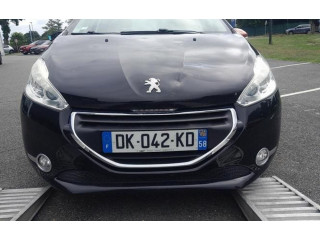 Pojistková skříňka Радио/ проигрыватель  / навигация    Peugeot 208 2014