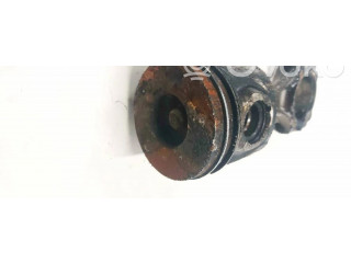 Píst 82L73, 82L73   Toyota Avensis T250     