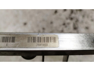Vstřikovací lišta 7541453   BMW 5 E60 E61  pro benzínový motor 2.0  