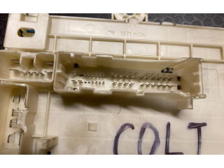 Блок предохранителей MN108320, 0124   Mitsubishi Colt    