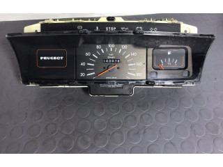 Přístrojová deska  Peugeot 205 1991 611864, 611864  