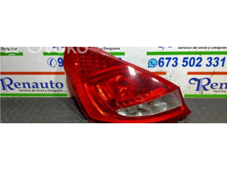 Задний фонарь  8A61-13405-AE    Ford Fiesta   2017- года