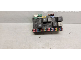 Блок предохранителей  357937039, 357937541   Volkswagen Vento    