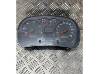 Přístrojová deska  Volkswagen Golf IV 1999 1035100002  
