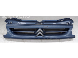 Передняя решётка Citroen Berlingo 1996-2002 года 9618254877      