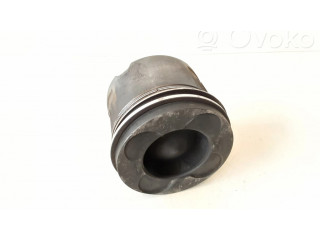 Píst    BMW 3 E90 E91  pro naftový motor 2.0  