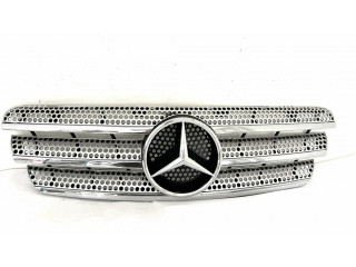 Передняя решётка Mercedes-Benz ML W163 1997-2005 года 1638800985      