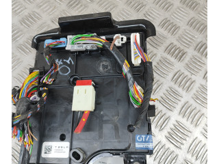 Блок комфорта 165765040A   Tesla Model Y   