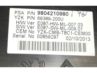 Přístrojová deska  Peugeot 5008 2013 9804210980  