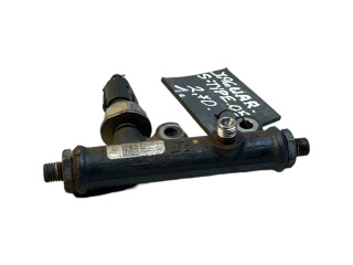 Топливная рампа 4R8Q9C066AE, 5WS40128   Jaguar S-Type 2.7 