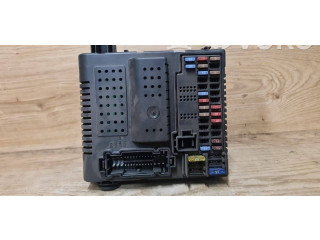   Pojistková skříňka 30795114, 28073267   Volvo XC70 2006
