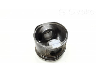 Píst 8487E   BMW 3 E90 E91  pro naftový motor 2.0  