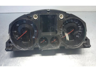 Панель приборов V0018000   Volkswagen PASSAT       