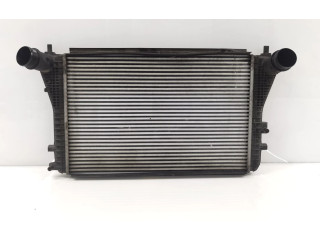 Интеркулер  1K0121345E   Volkswagen Touran II 