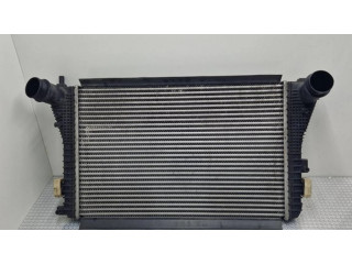 Интеркулер  3C0145805AD, 0661C   Volkswagen PASSAT B6 2.0