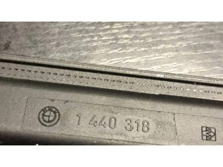 Vstřikovací lišta 1440318   BMW 3 E46  pro benzínový motor 2.5  