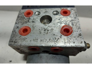 Jednotka ABS 30857585   Volvo V40 2002